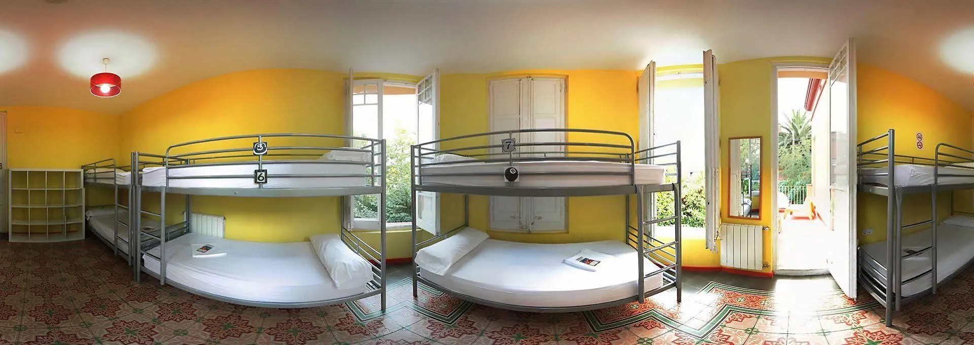 Garden House Hostel Barcelona By Feetup Hostels