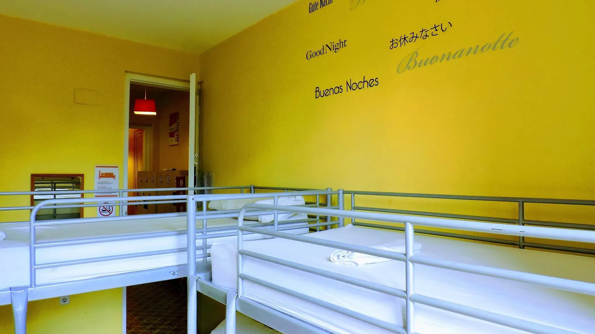 Garden House Hostel Barcelona By Feetup Hostels